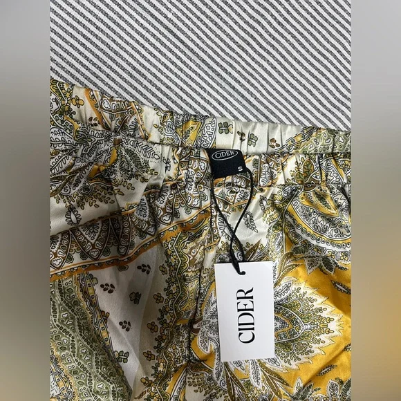 CIDER Boho Paisley Shorts NWT Size S - Picture 3 of 3